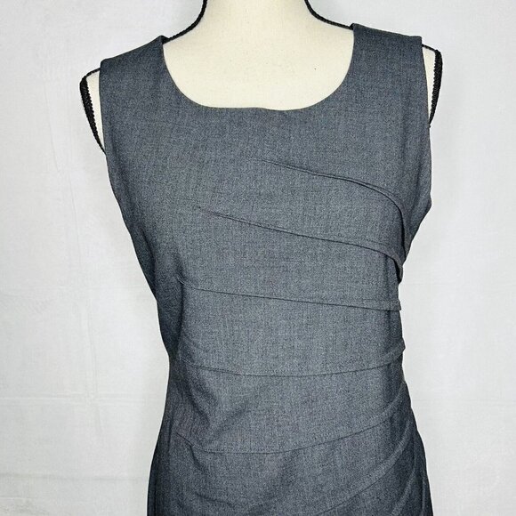 Calvin Klein Women’s Sleeveless Fitted Grey Pleated Design Dress Size 6 Stretch - Picture 2 of 9